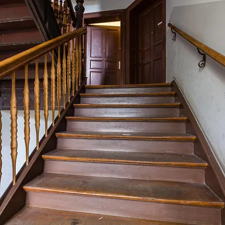 Apartamento Mit Privatem Parkplatz 2-zimmer-fewo! Schoene Ausstattung, Perfekt Fuer Familien Und Gruppen, 5 Einzelne Betten, Frische Bettwaesche Und Handtuecher Inklusive De, Pl, Eng Leipzig
